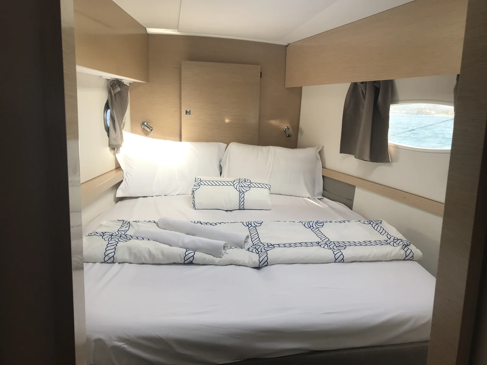 Yacht FOUNTAINE PAJOT Helia 44 - Pixie Dixie - Foto 1