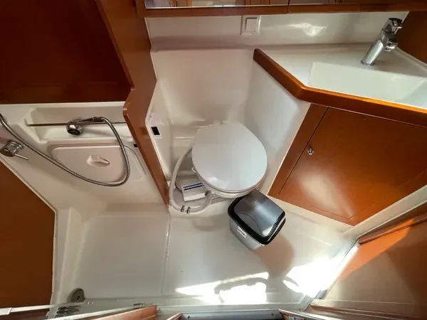 Yacht BENETEAU Oceanis 41.1 - Black Lion - Foto 1
