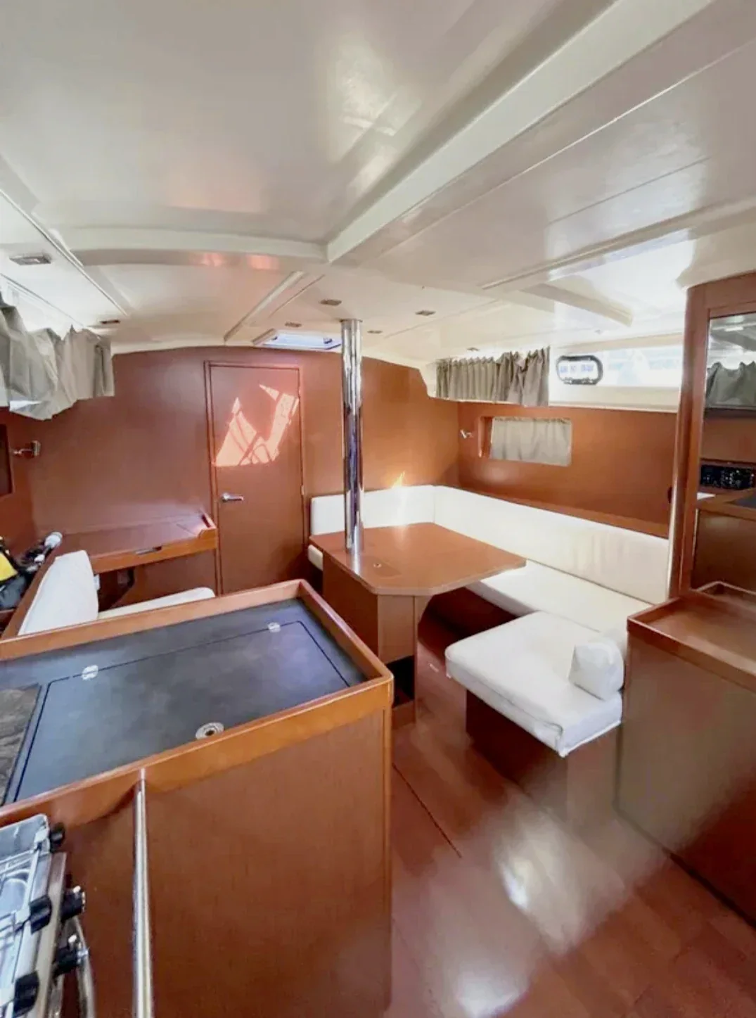 Yacht BENETEAU Oceanis 41.1 - Black Lion - Foto 1