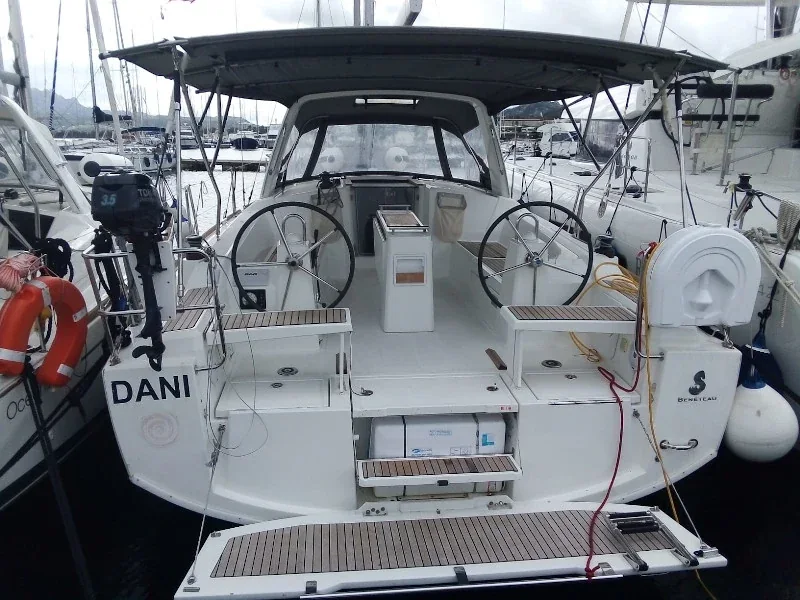 Yacht BENETEAU Oceanis 38.1 - Dani