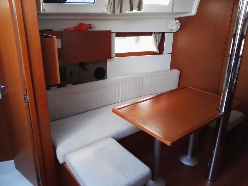 Yacht BENETEAU Oceanis 38.1 - Dani - Foto 1