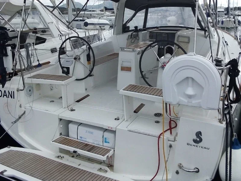 Yacht BENETEAU Oceanis 38.1 - Dani - Foto 1