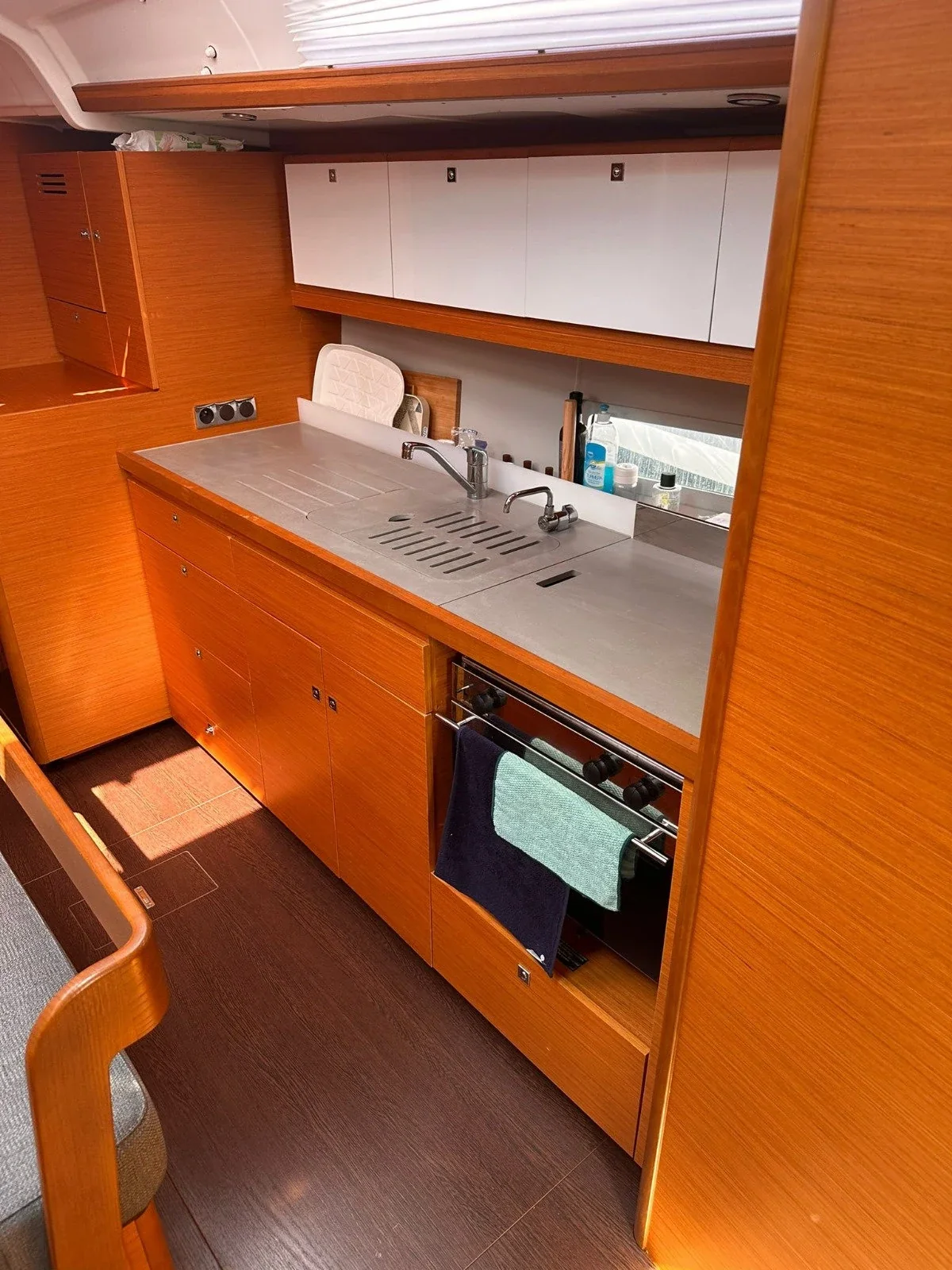 Yacht DUFOUR 430 Grand Large - Scarlet