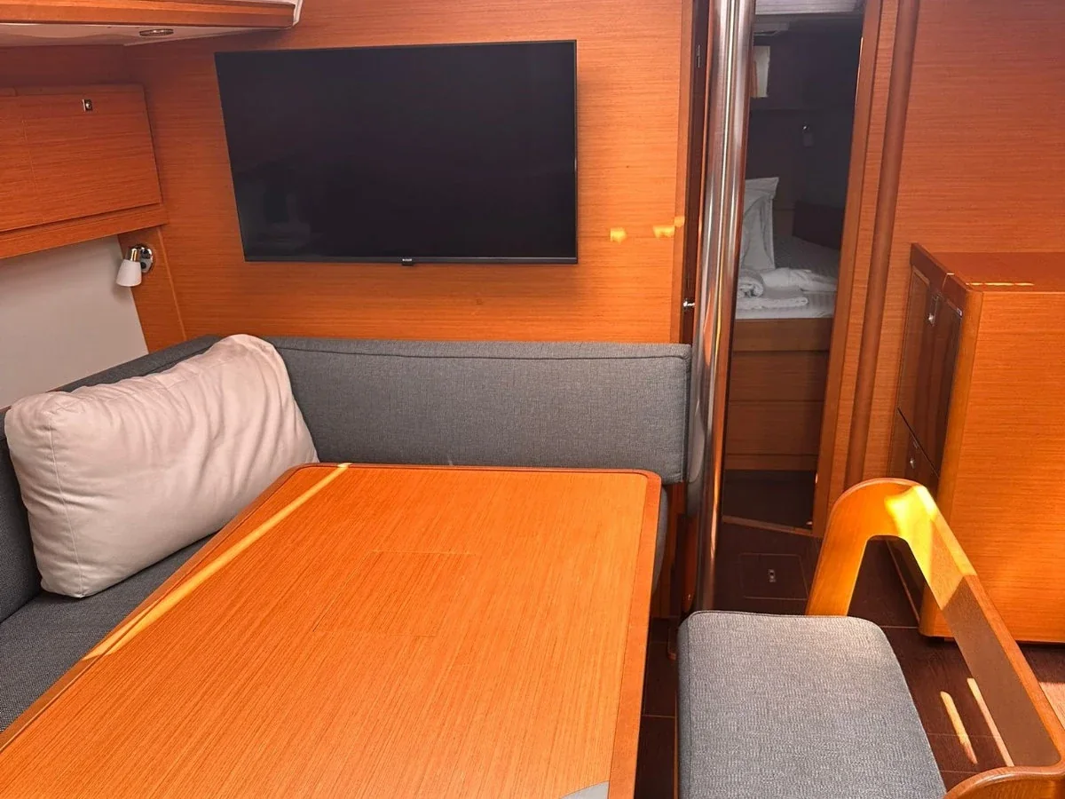 Yacht DUFOUR 430 Grand Large - Scarlet - Foto 1