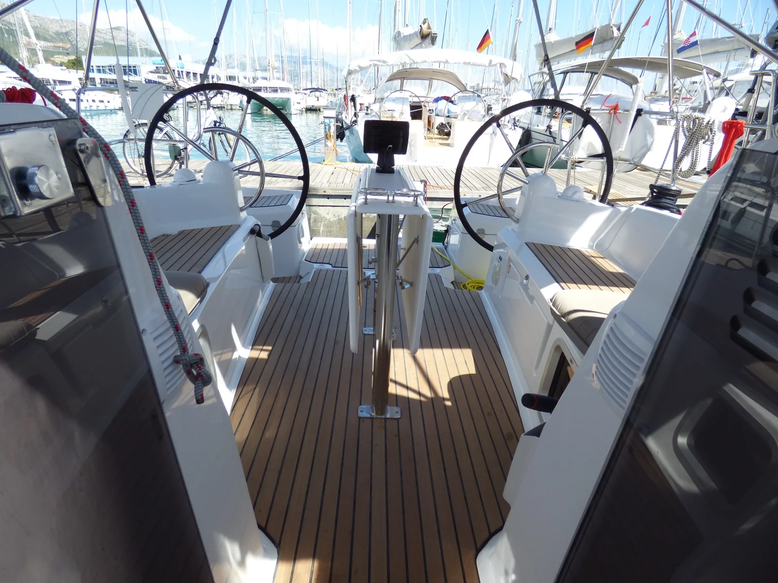 Yacht JEANNEAU Sun Odyssey 389 - Vacskamati - Foto 1
