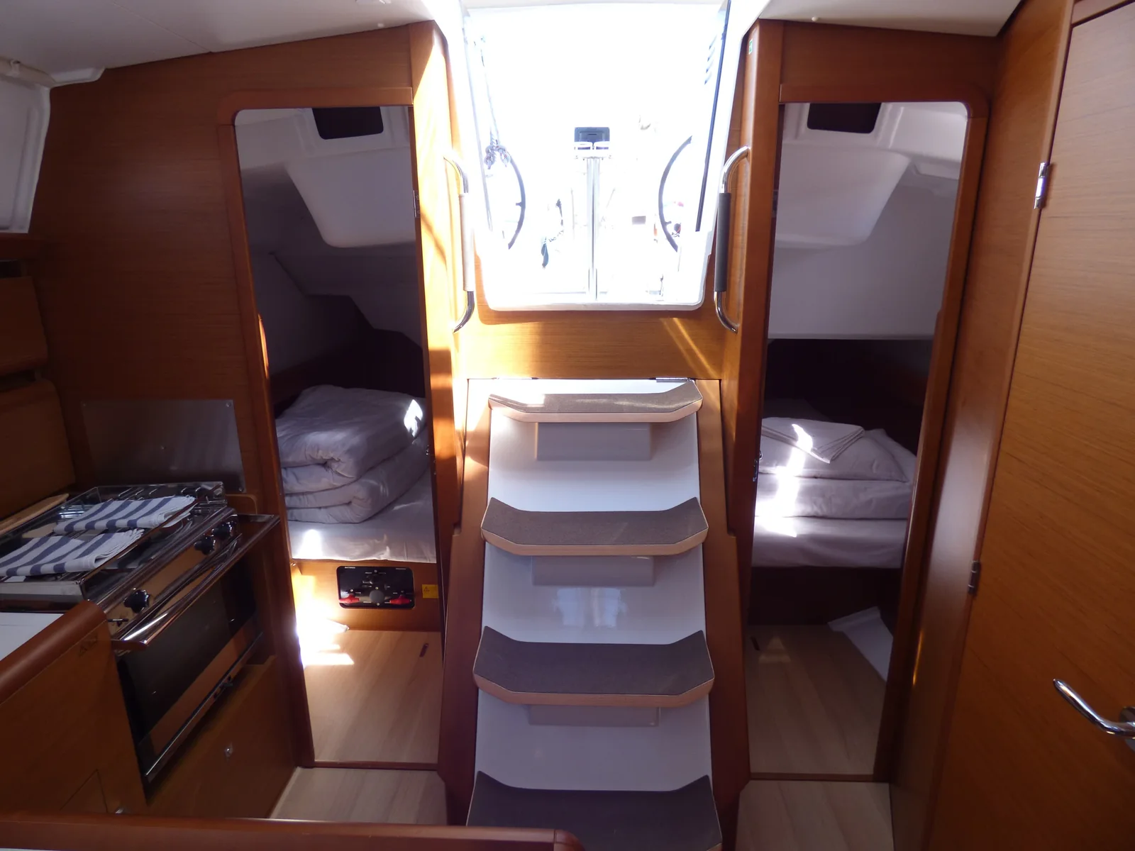 Yacht JEANNEAU Sun Odyssey 389 - Vacskamati - Foto 1