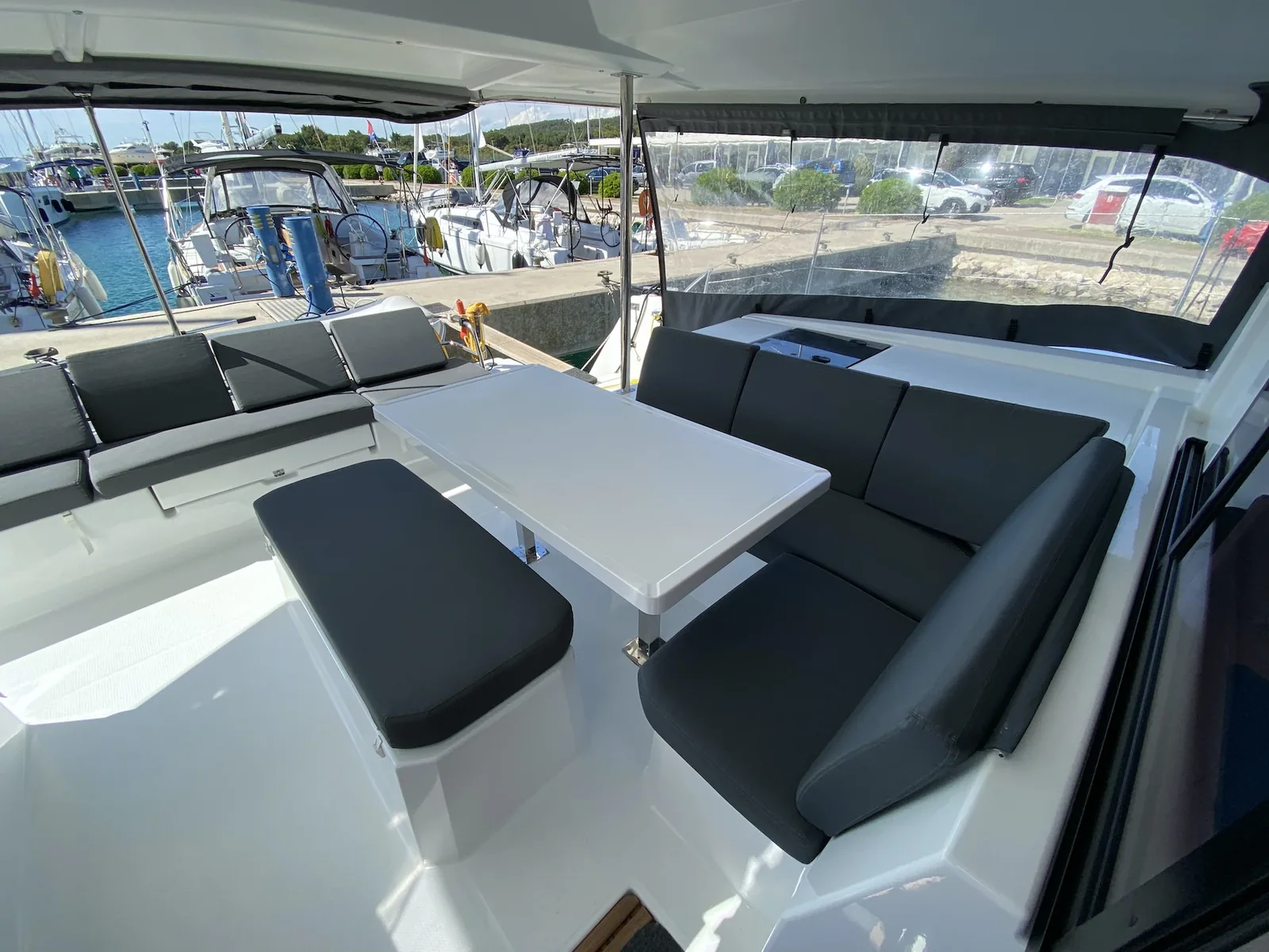 Yacht FOUNTAINE PAJOT Astrea 42 - Vespera - Foto 1