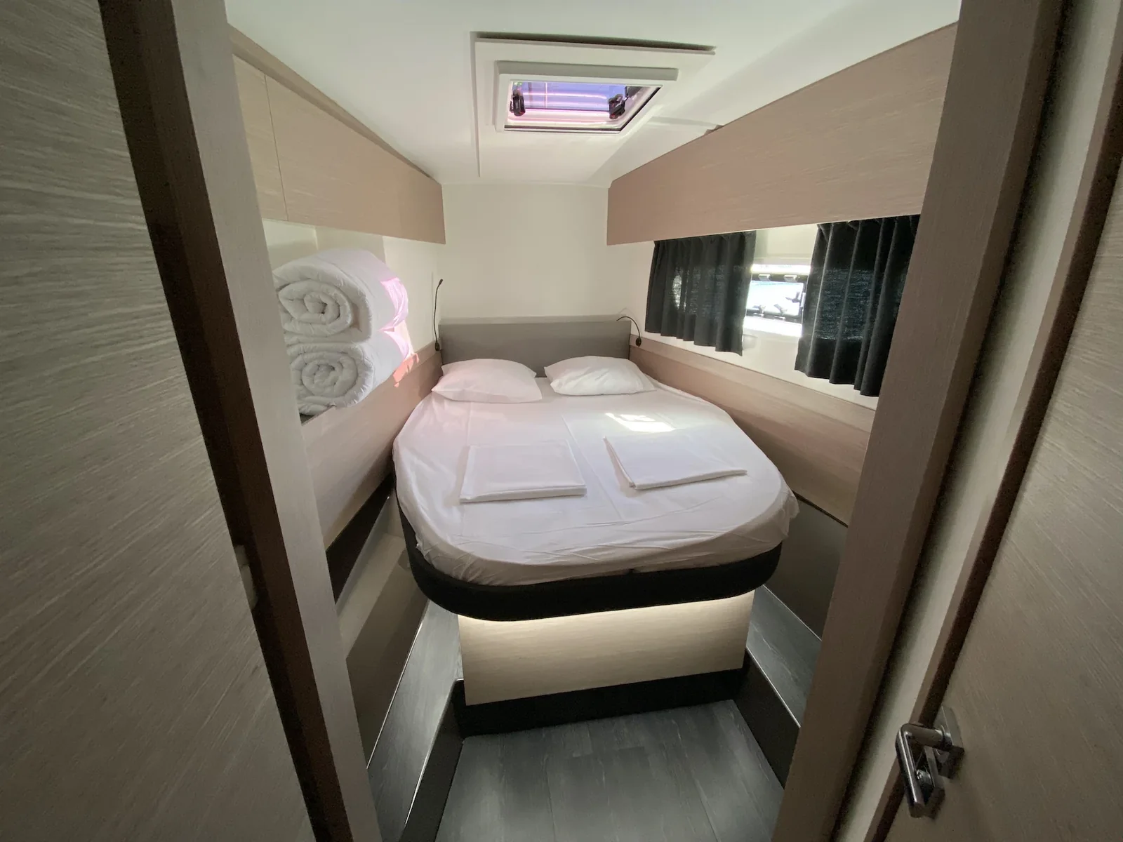 Yacht FOUNTAINE PAJOT Astrea 42 - Vespera - Foto 1