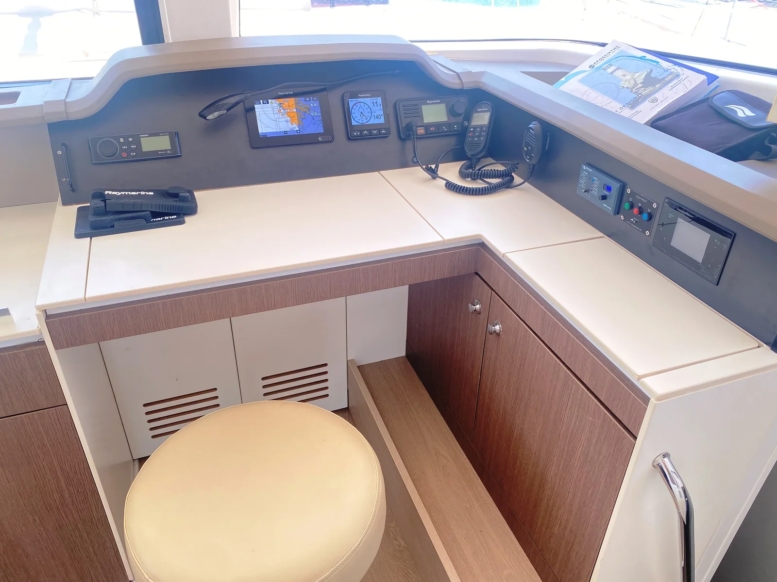 Yacht CATANA Bali 4.1 - Princess - Foto 1