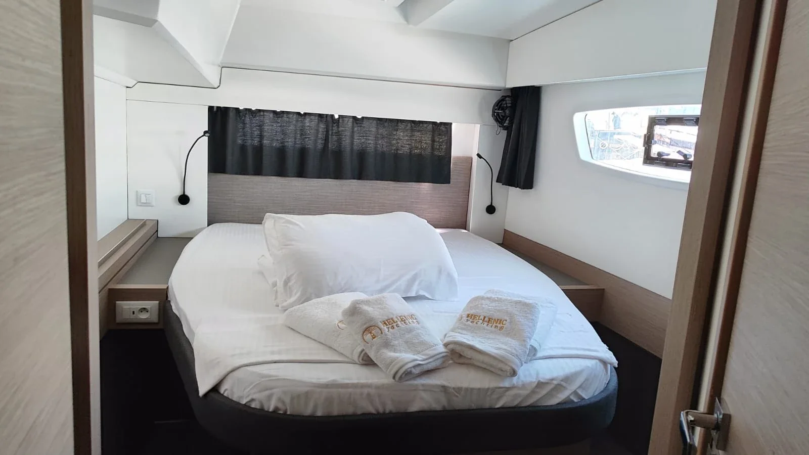 Yacht FOUNTAINE PAJOT Astrea 42 - Cicada - Foto 1