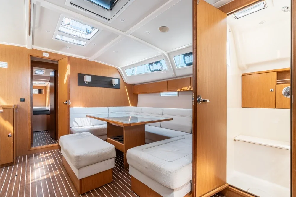 Yacht BAVARIA Cruiser 41 - Alkyoni