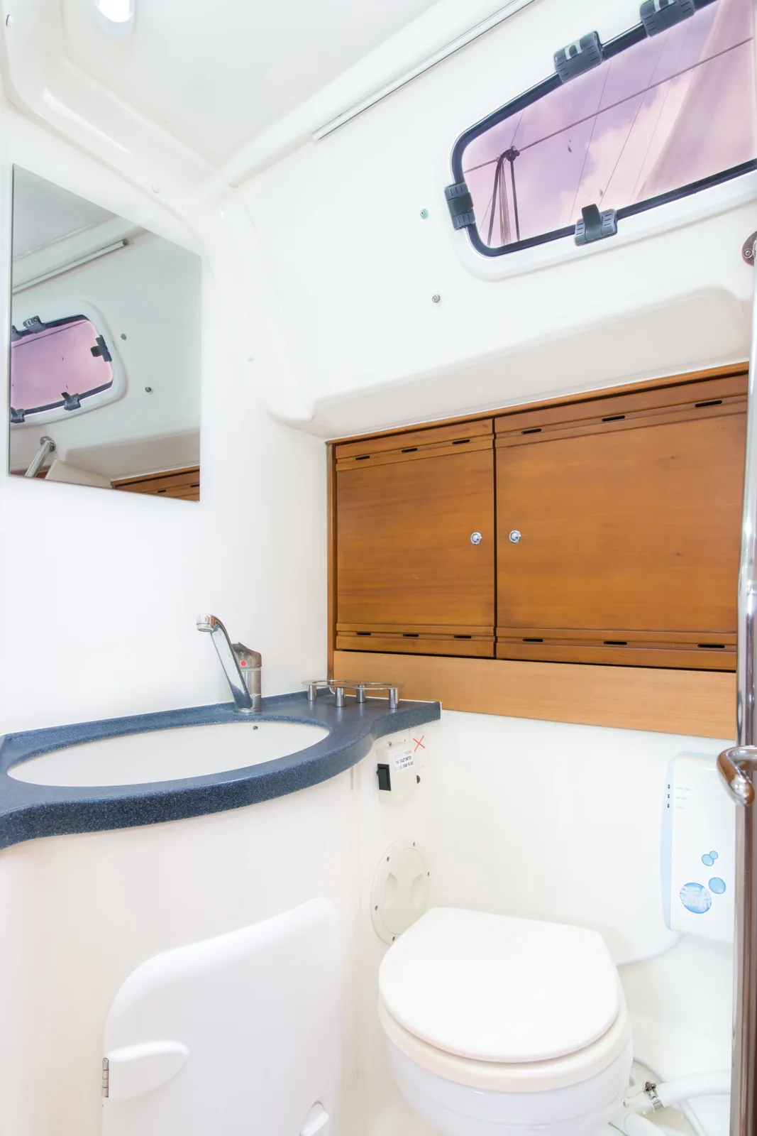 Yacht BAVARIA 40 Cruiser - Madrugada - Foto 1