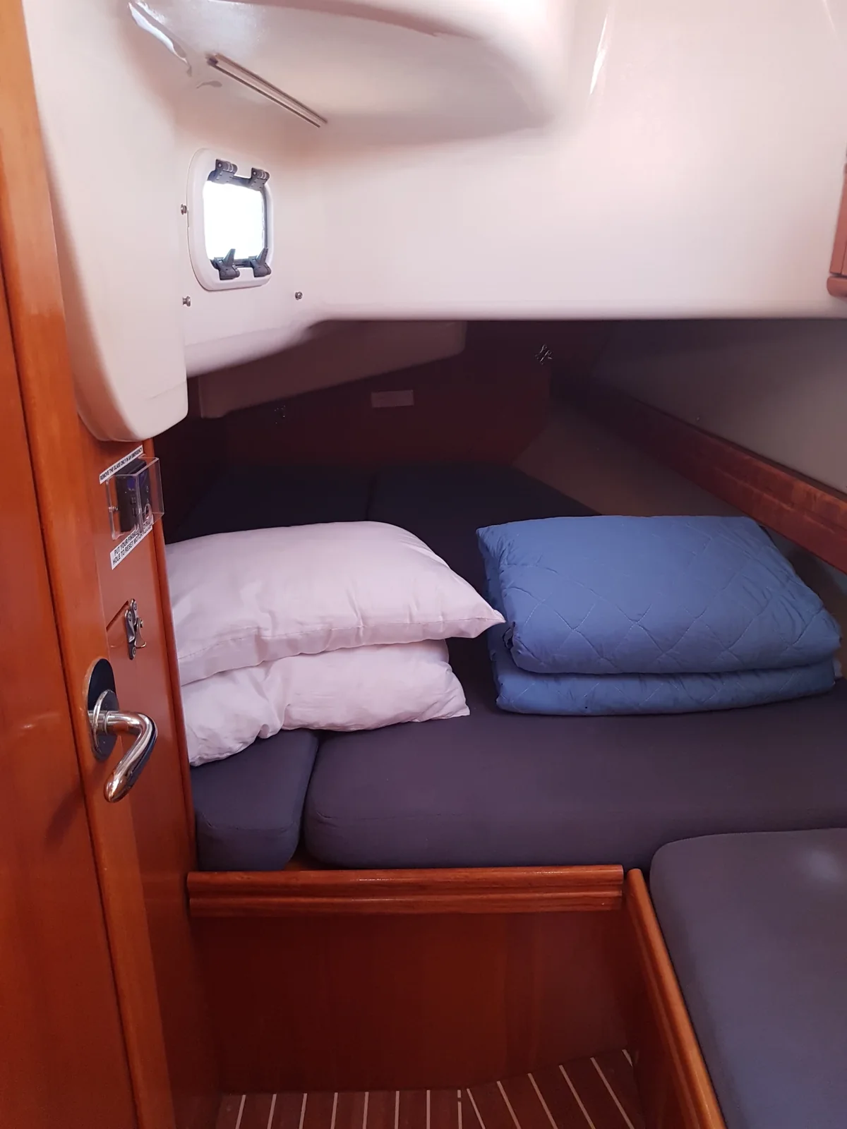 Yacht BAVARIA 40 Cruiser - Madrugada - Foto 1