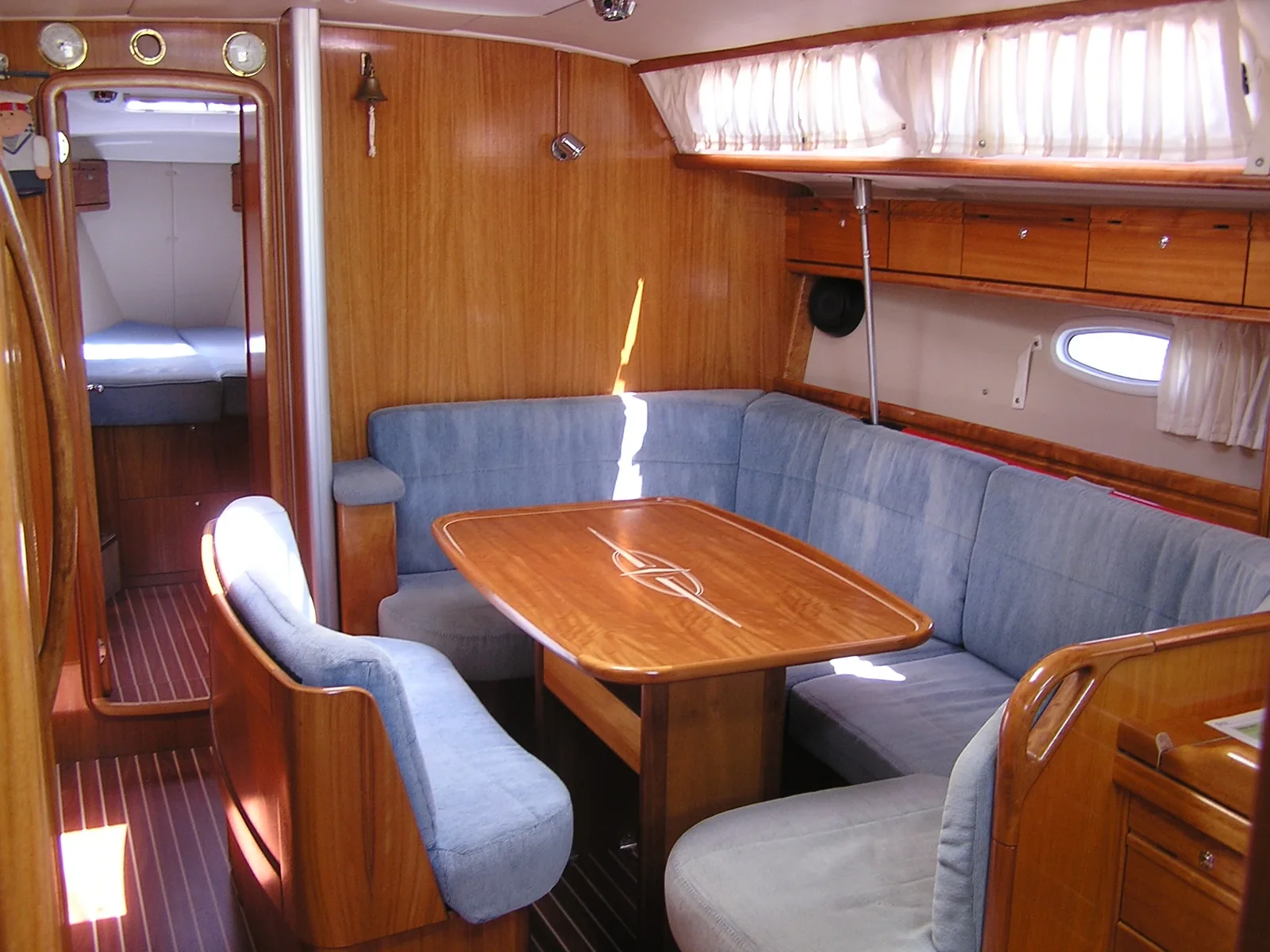 Yacht BAVARIA 40 Cruiser - Madrugada - Foto 1