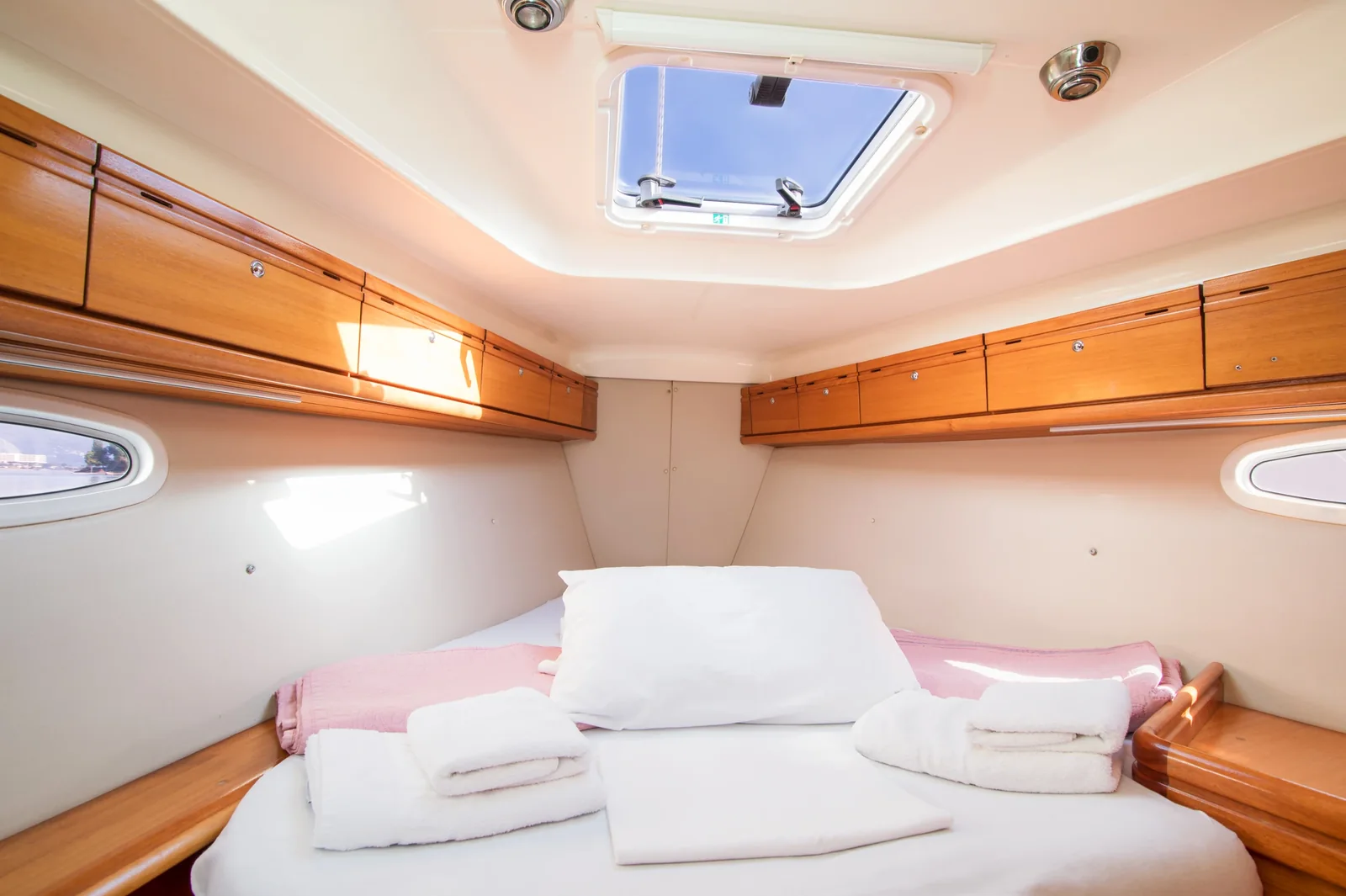 Yacht BAVARIA 40 Cruiser - Madrugada - Foto 1