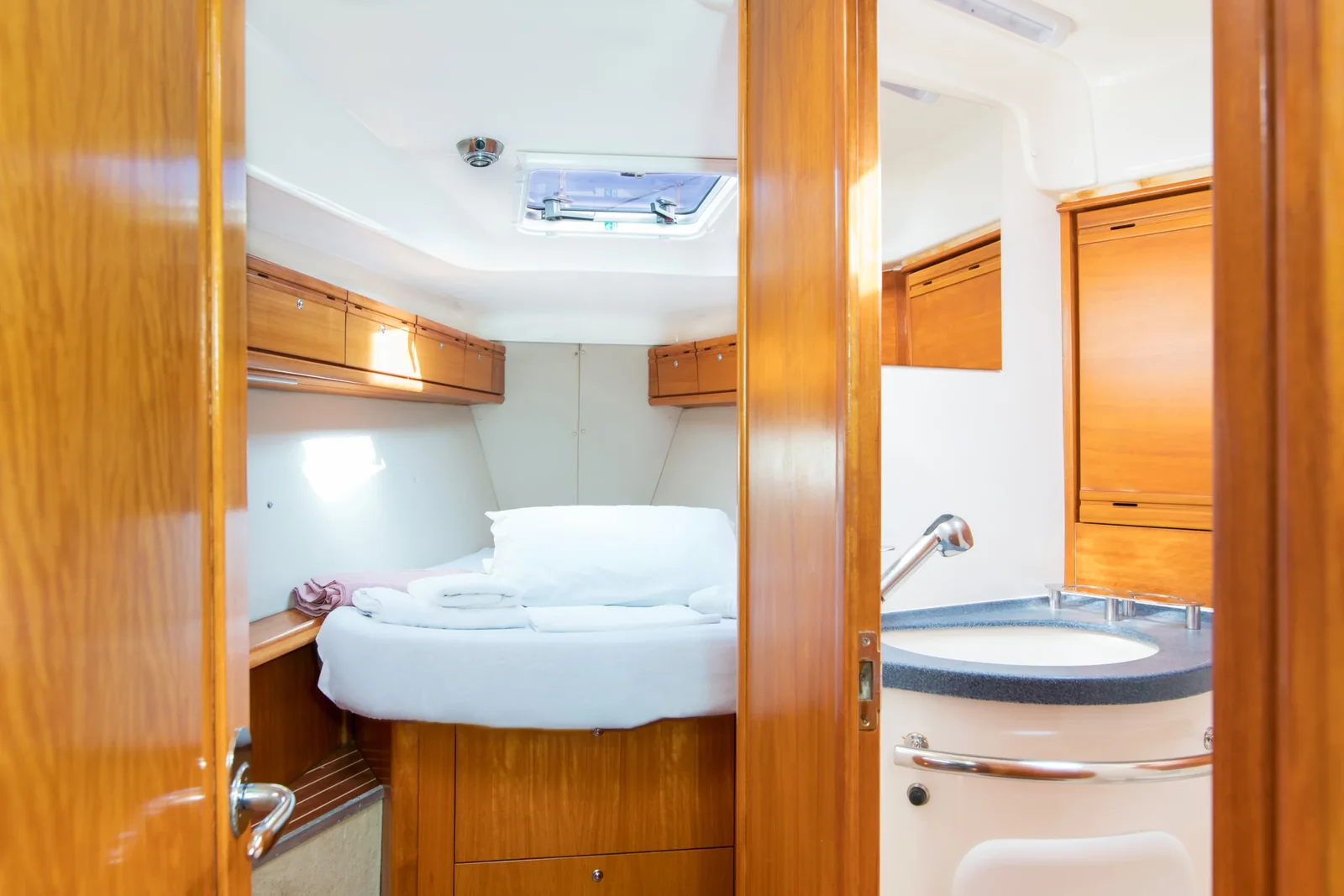Yacht BAVARIA 40 Cruiser - Madrugada - Foto 1