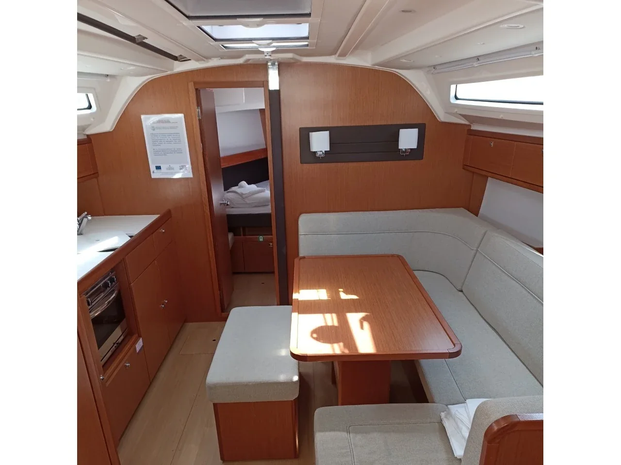 Yacht BAVARIA Cruiser 41