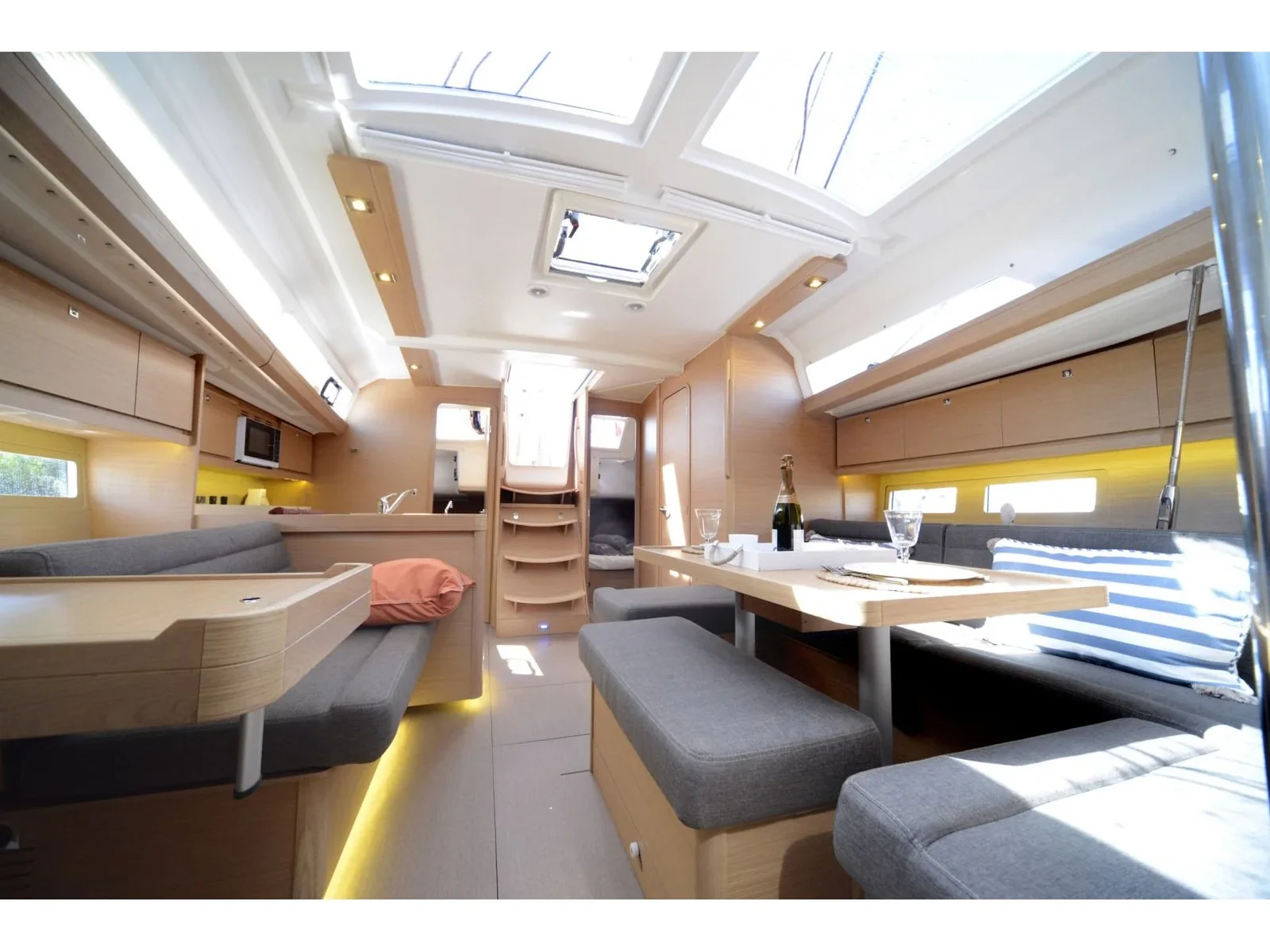 Yacht DUFOUR 412 Grand Large - Sham - Foto 1
