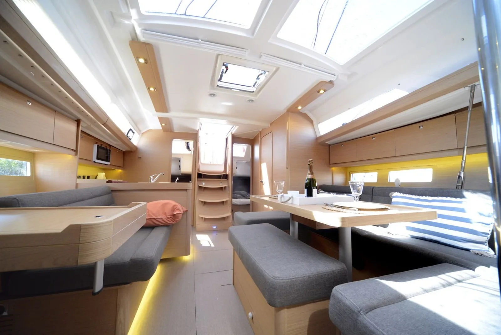 Yacht DUFOUR 412 Grand Large - Sham - Foto 1