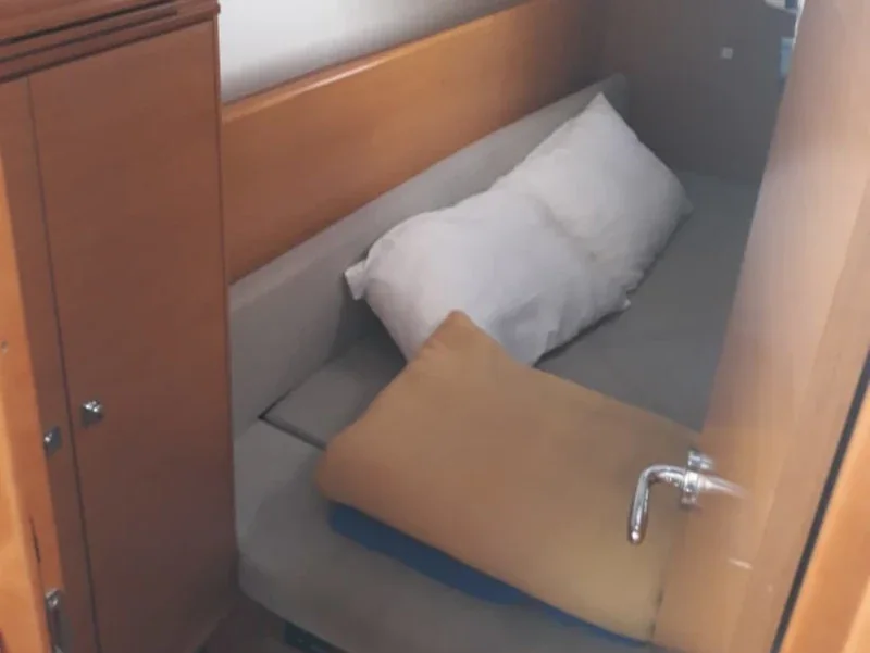 Yacht JEANNEAU Sun Odyssey 33i - Brittania - Foto 1