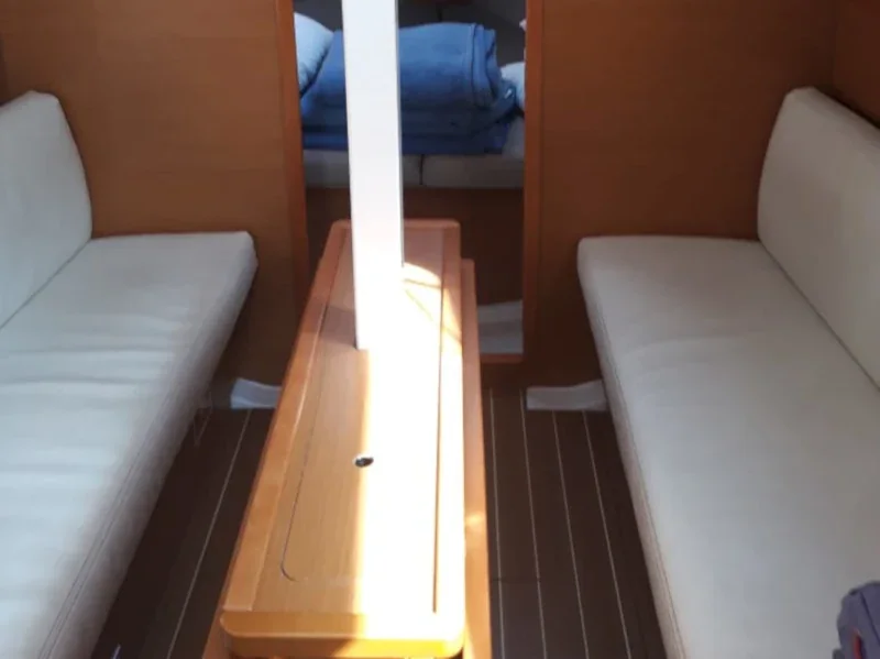 Yacht JEANNEAU Sun Odyssey 33i - Brittania - Foto 1