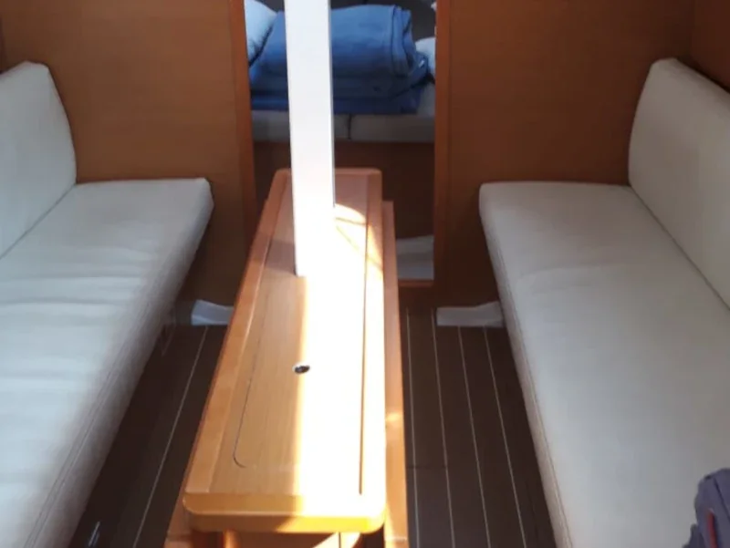 Yacht JEANNEAU Sun Odyssey 33i - Omega - Foto 1