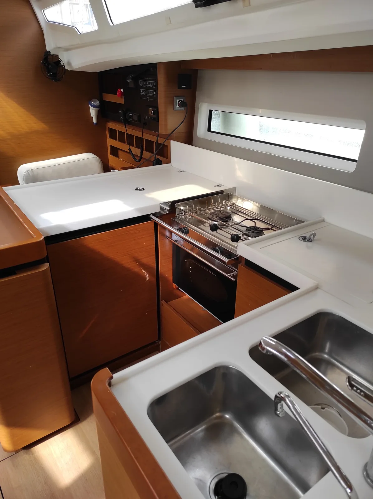 Yacht JEANNEAU Sun Odyssey 440 - Alboran Caipiroska - Foto 1