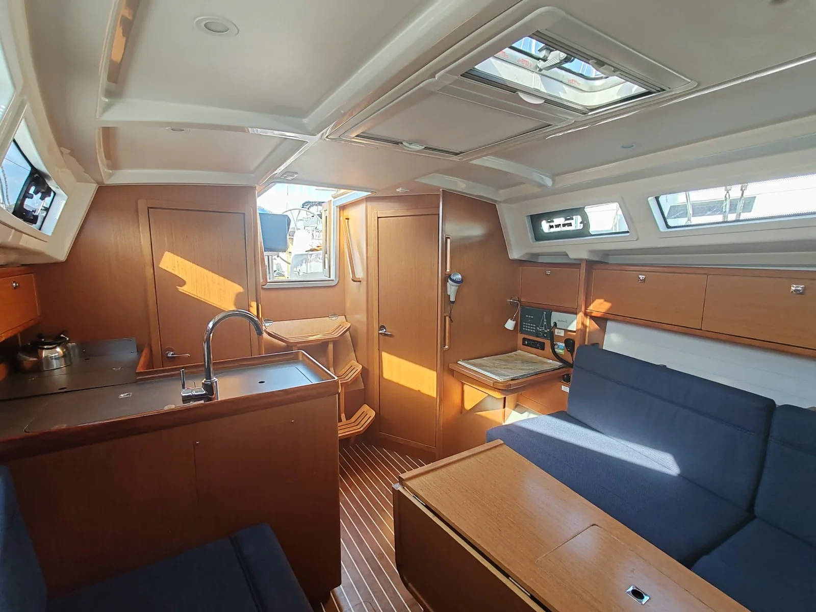 Yacht BAVARIA Cruiser 34 - Baltazar