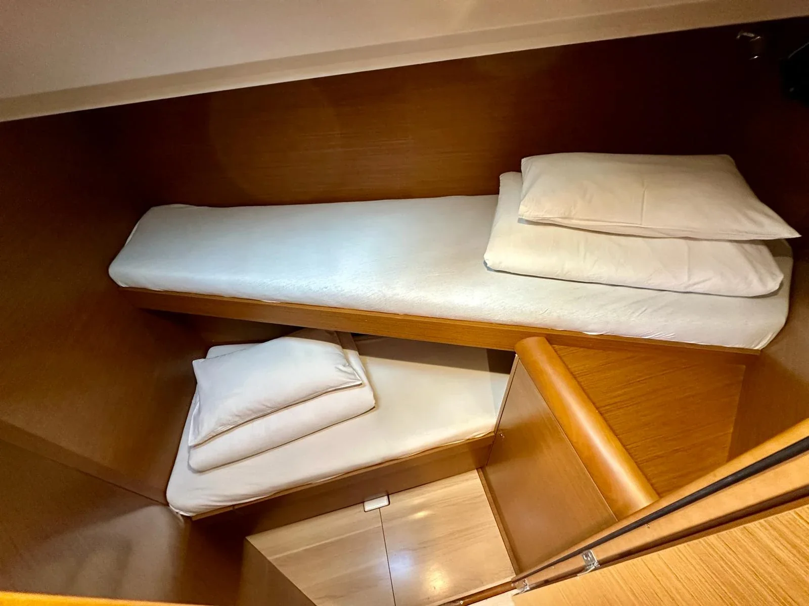 Yacht JEANNEAU Sun Odyssey 449 - Hallyday