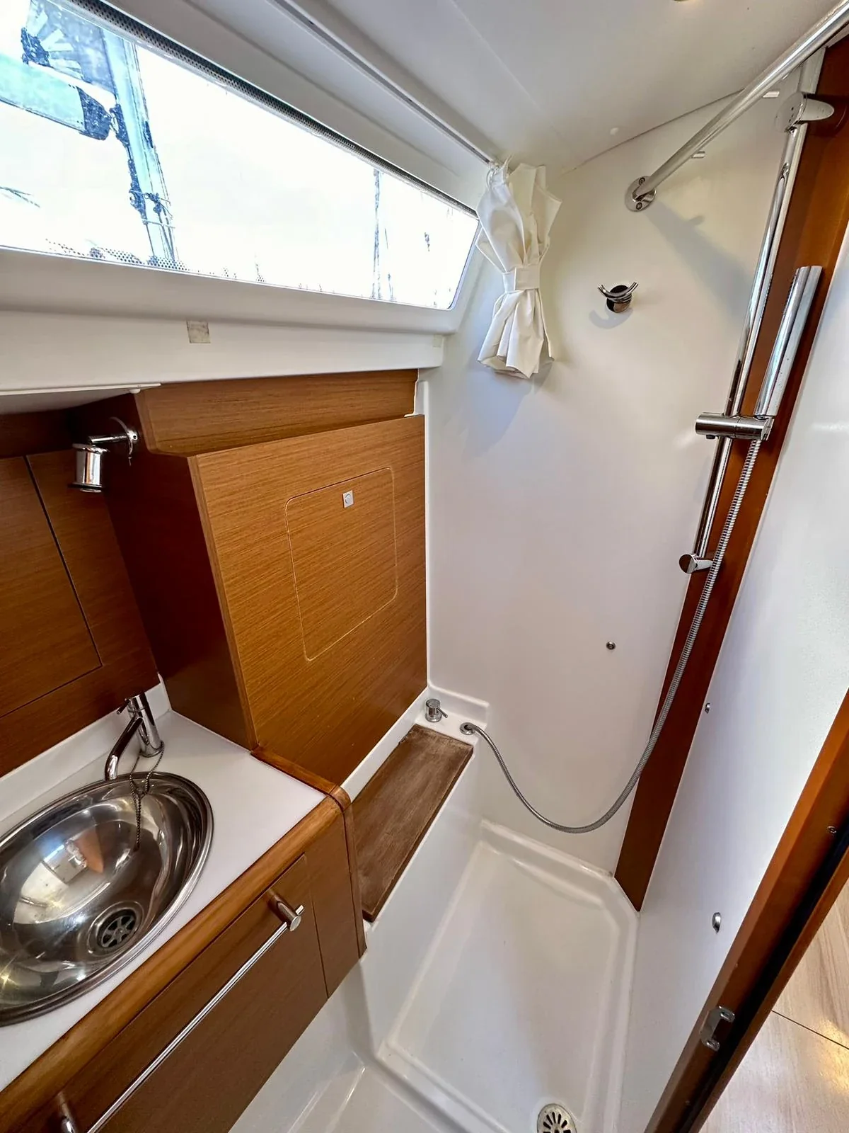 Yacht JEANNEAU Sun Odyssey 449 - Hallyday - Foto 1