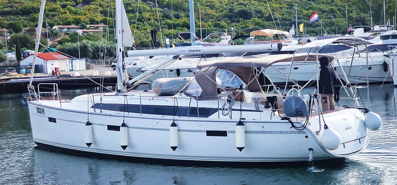 Yacht BAVARIA Cruiser 41 - Bella