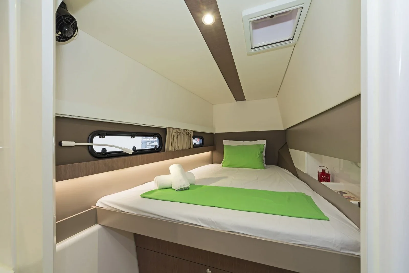 Yacht CATANA Bali 4.1 - Golden Waters - Foto 1