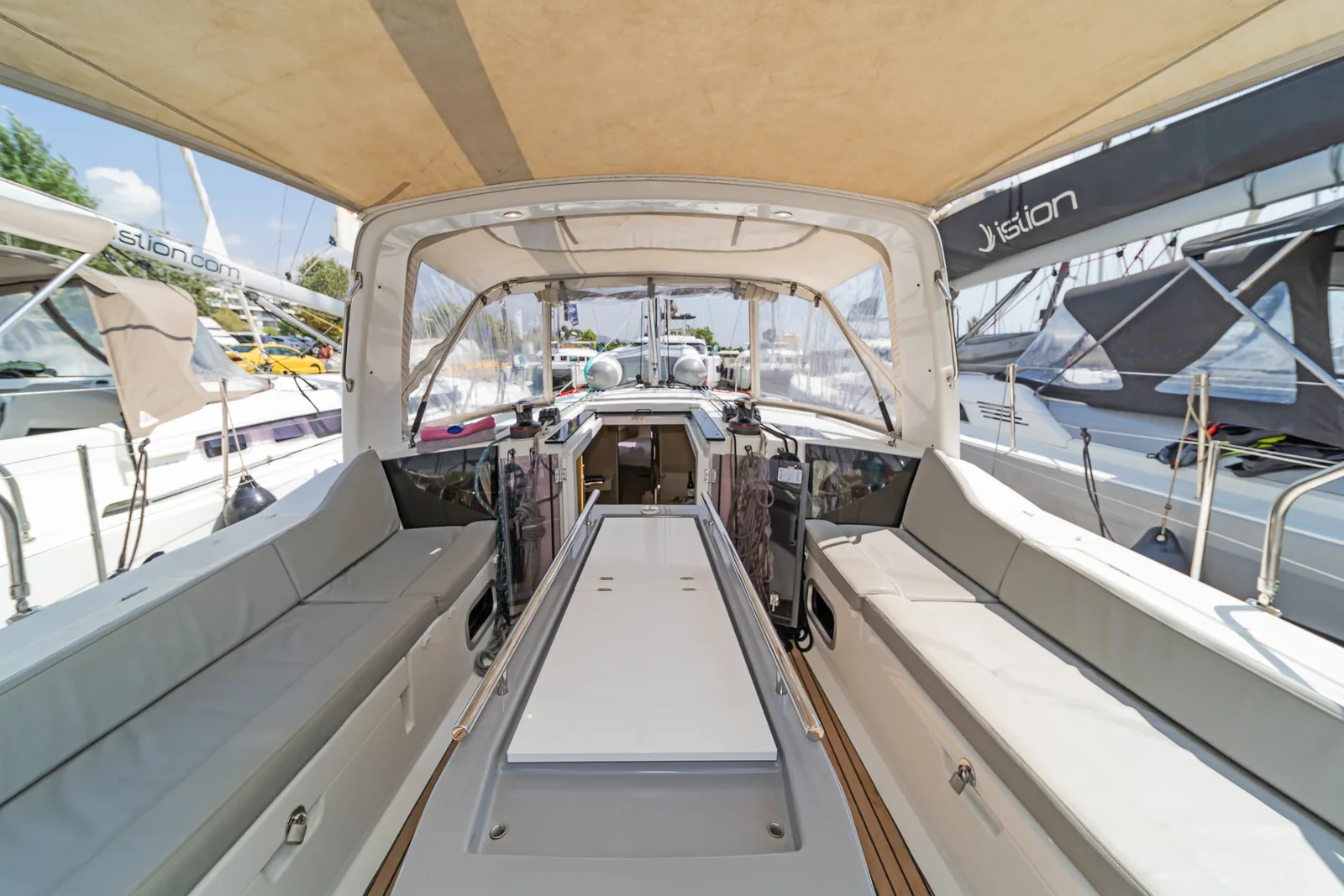 Yacht BENETEAU Oceanis 41.1 - Silver Eintzel - Foto 1