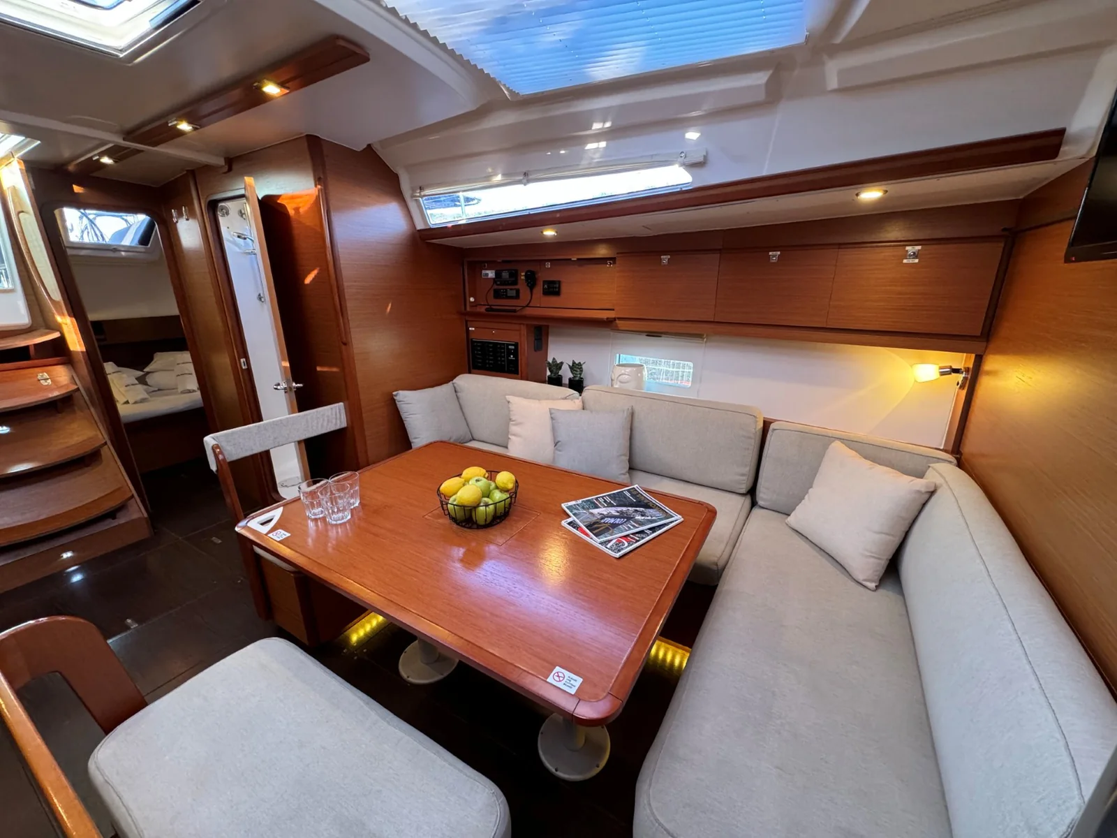 Yacht DUFOUR 430 Grand Large - Levan - Foto 1