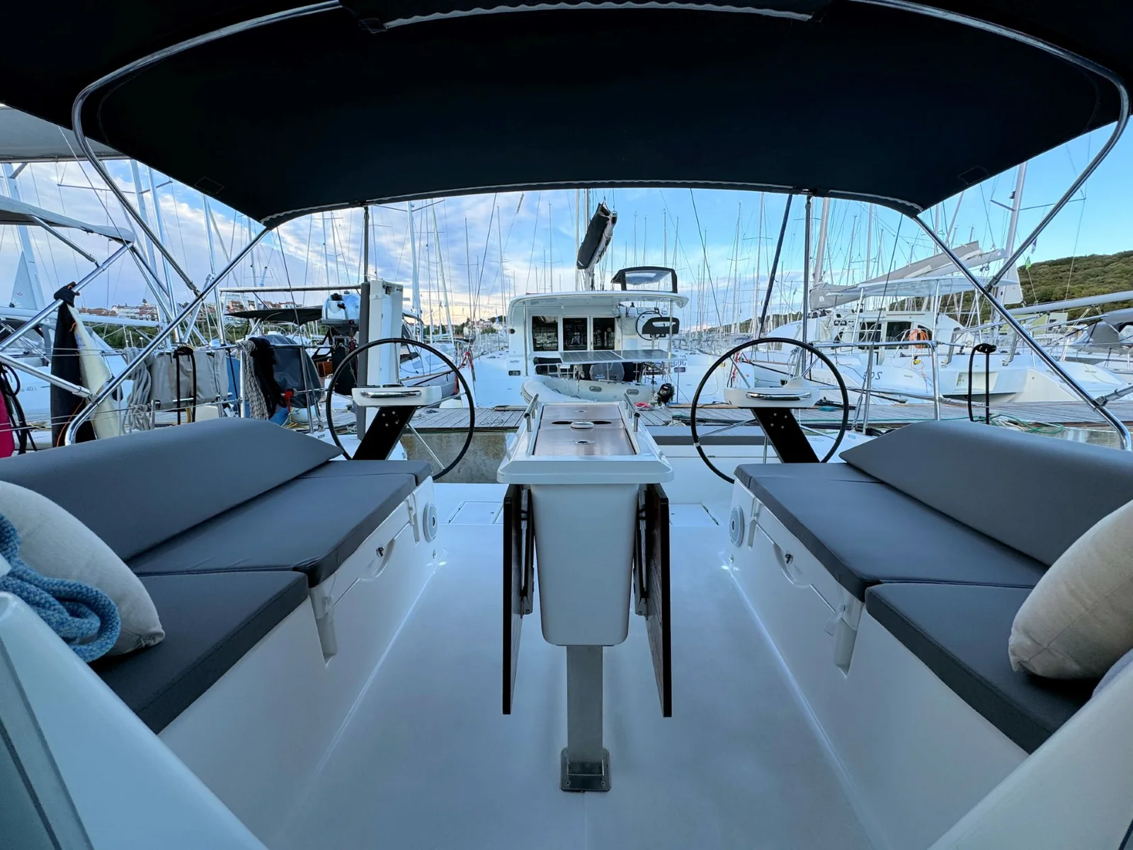 Yacht DUFOUR 430 Grand Large - Levan - Foto 1