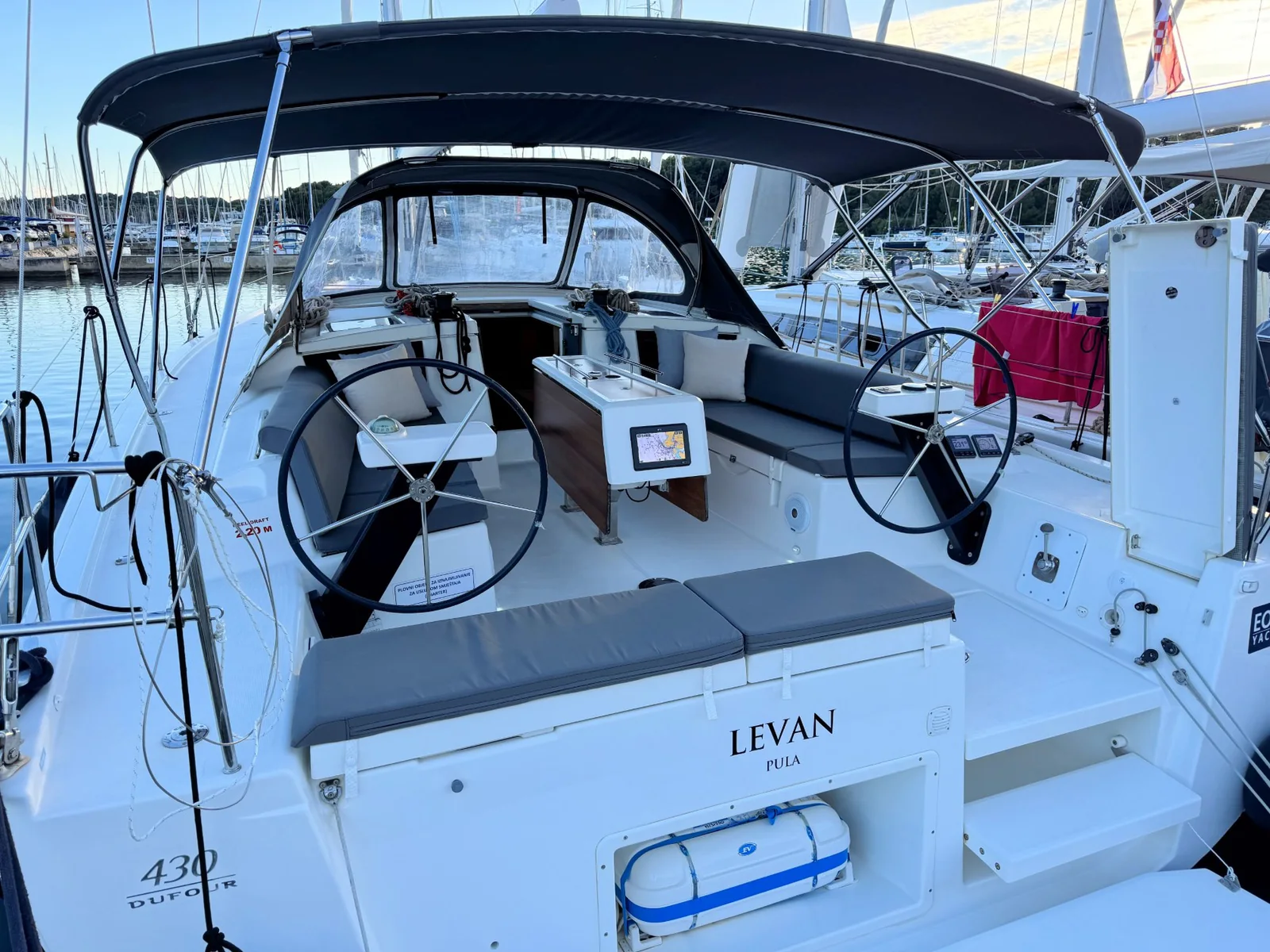 Yacht DUFOUR 430 Grand Large - Levan - Foto 1