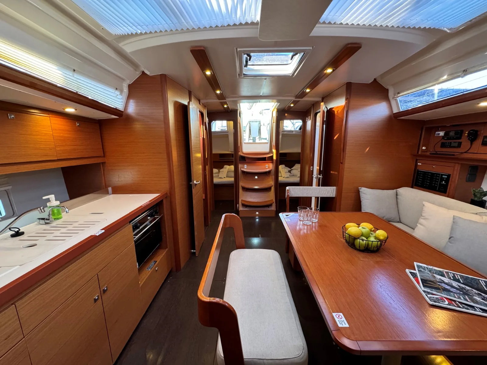 Yacht DUFOUR 430 Grand Large - Levan - Foto 1