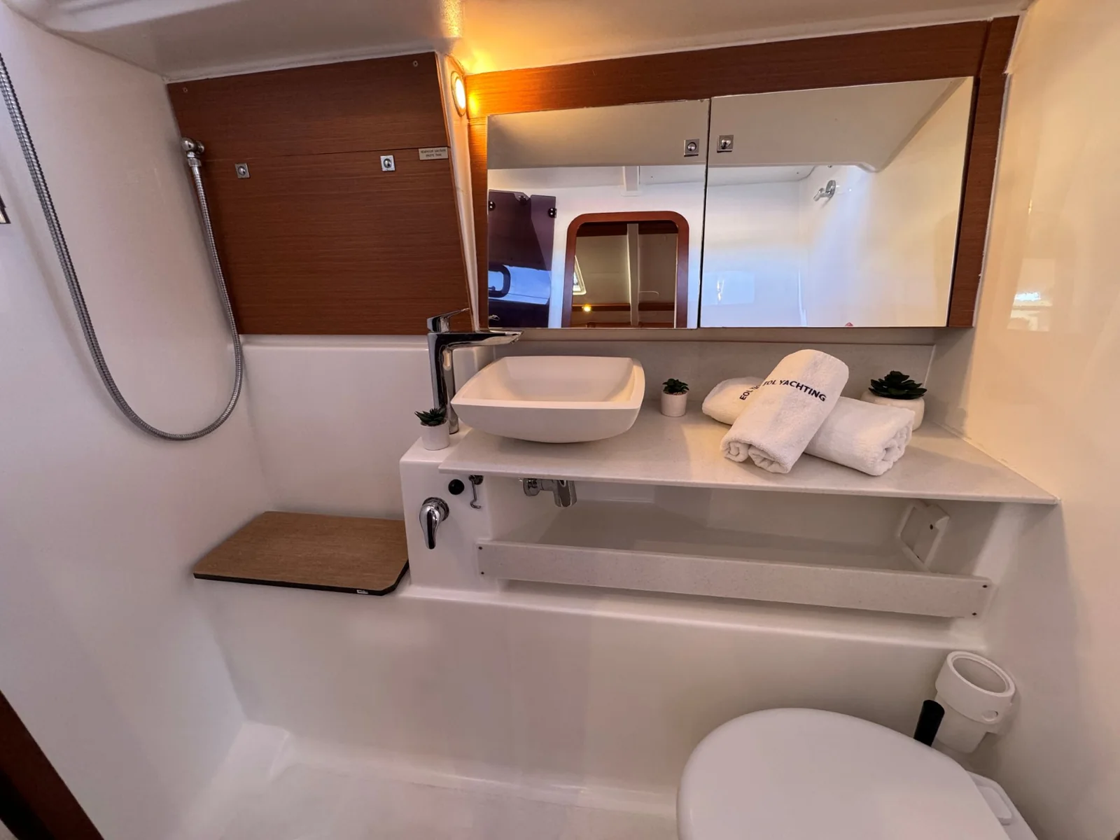 Yacht DUFOUR 430 Grand Large - Levan - Foto 1