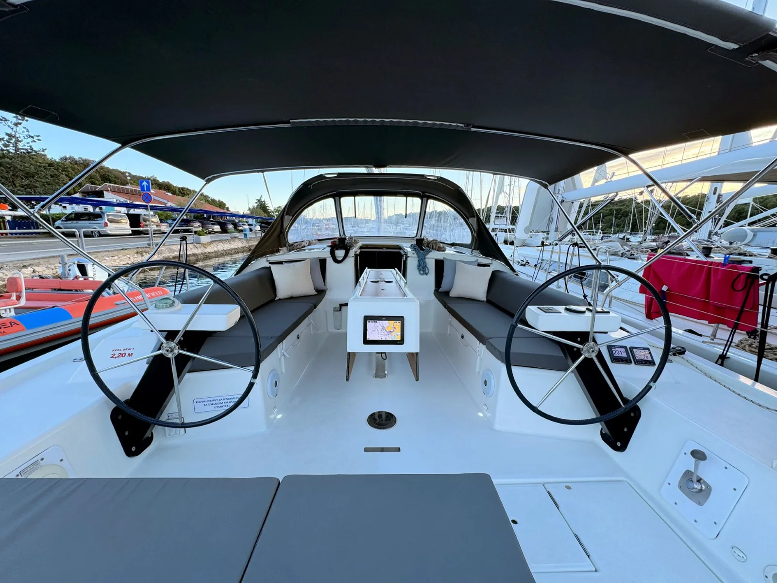 Yacht DUFOUR 430 Grand Large - Levan - Foto 1