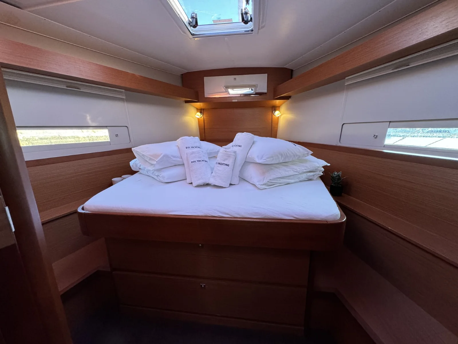 Yacht DUFOUR 430 Grand Large - Levan - Foto 1
