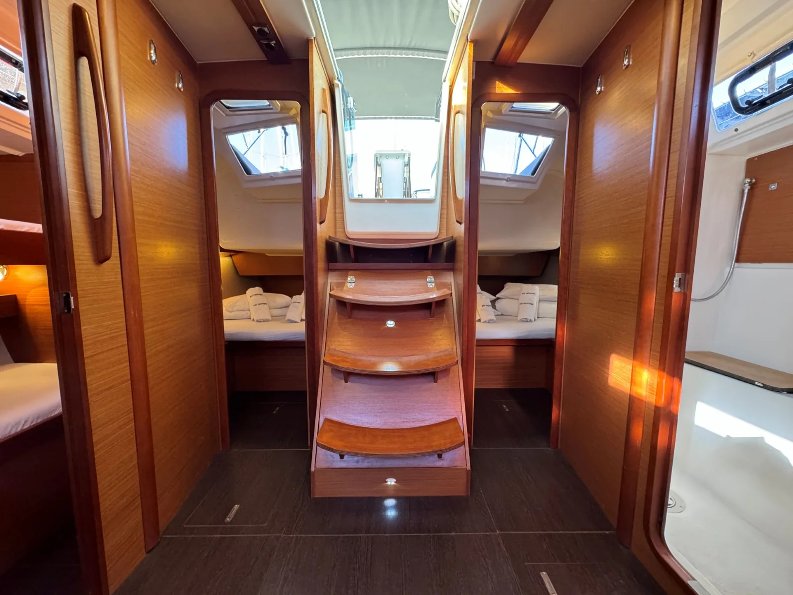 Yacht DUFOUR 430 Grand Large - Levan - Foto 1