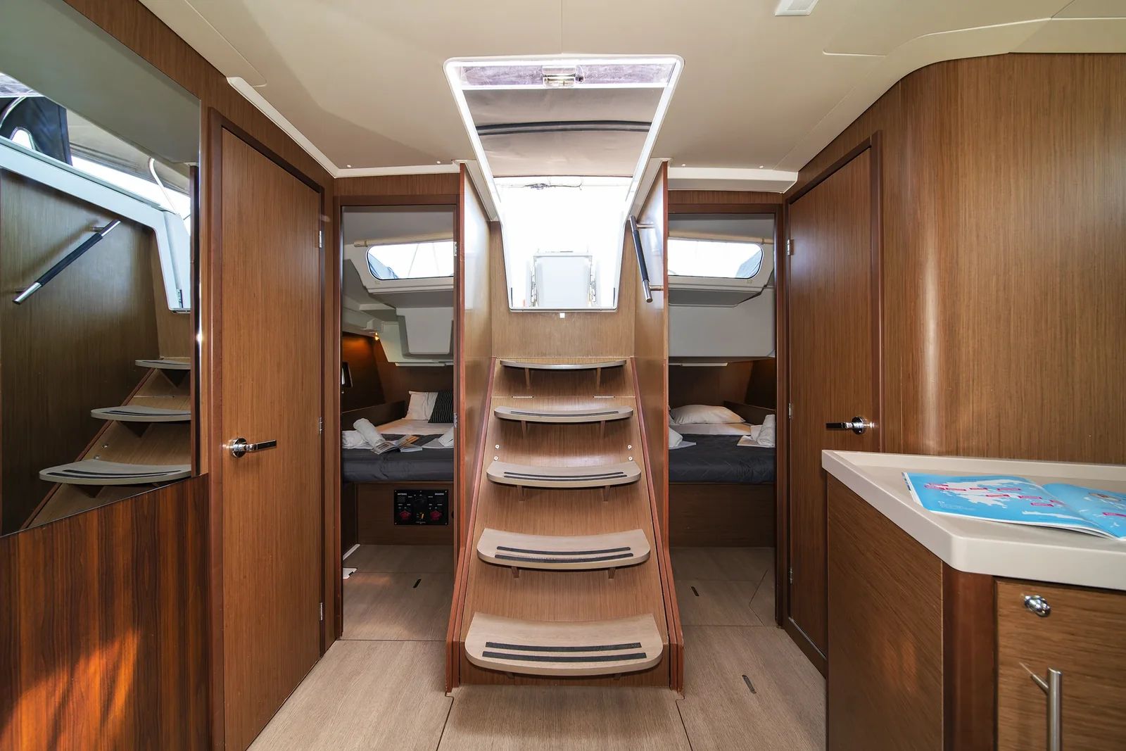 Yacht BENETEAU Oceanis 46.1 - Rebekka Blue - Foto 1