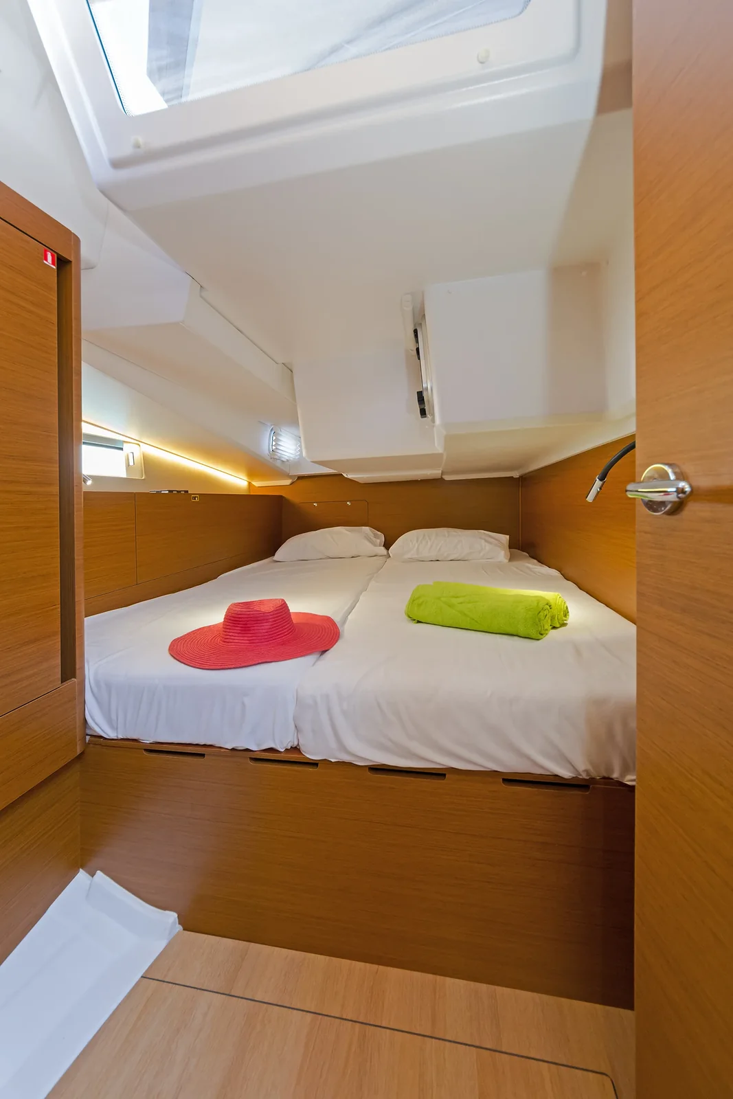 Yacht JEANNEAU Sun Odyssey 490 - Captain George - Foto 1