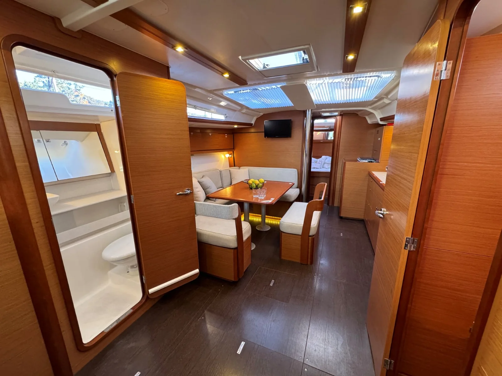 Yacht DUFOUR 430 Grand Large - Levan - Foto 1