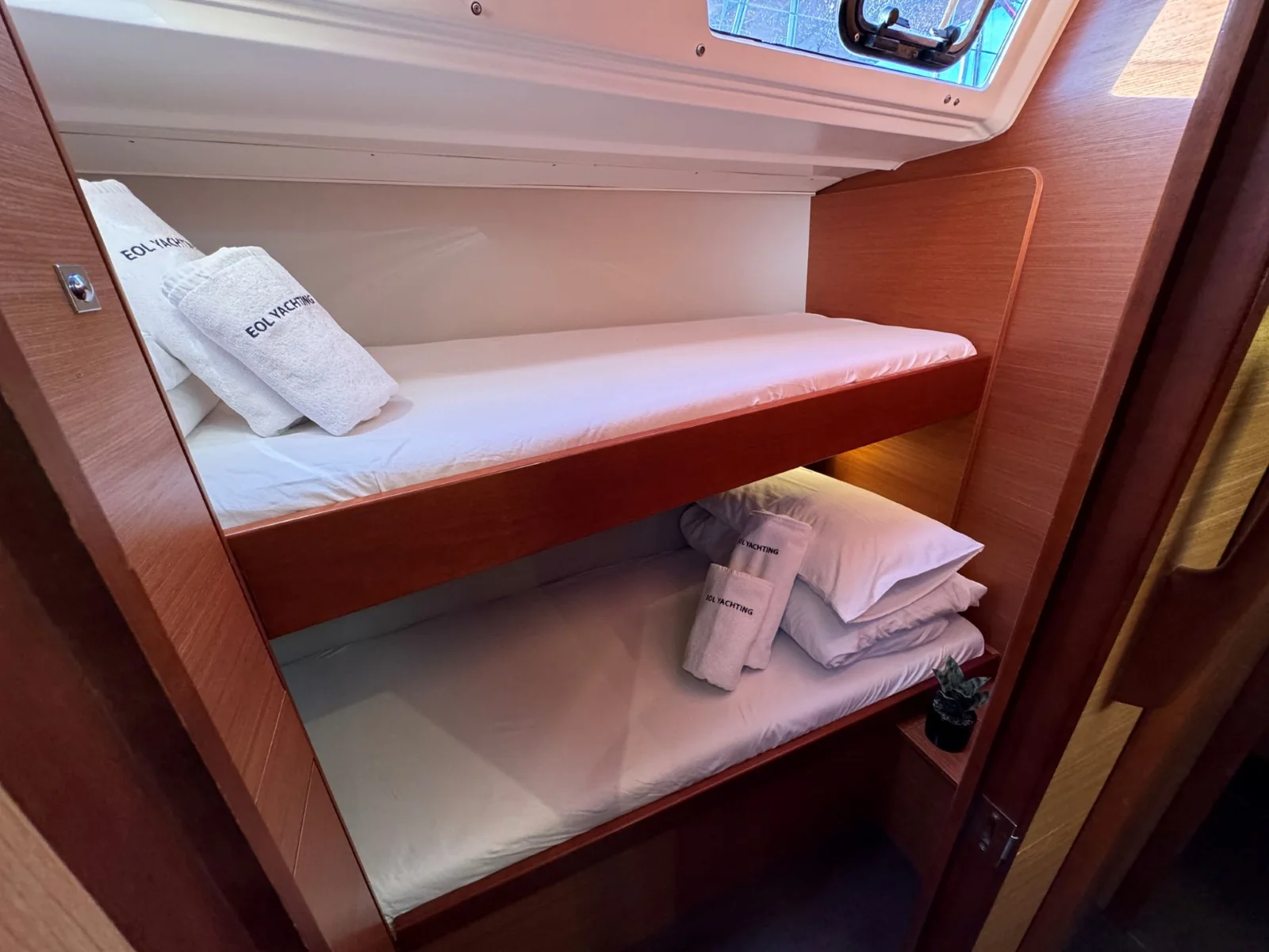 Yacht DUFOUR 430 Grand Large - Levan - Foto 1