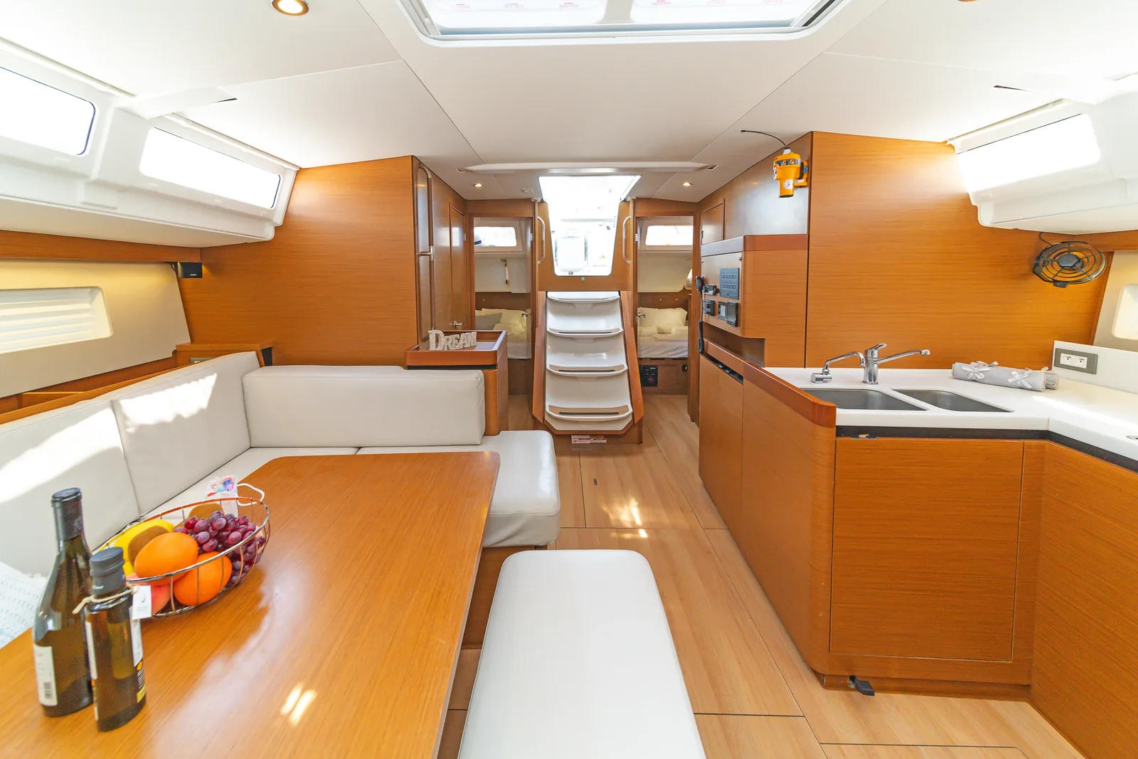 Yacht JEANNEAU Sun Odyssey 490 - Pileas - Foto 1