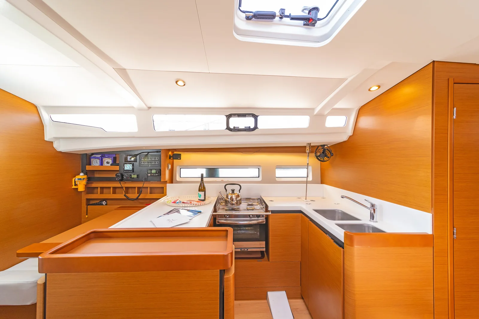 Yacht JEANNEAU Sun Odyssey 440 - Mike Charlie - Foto 1