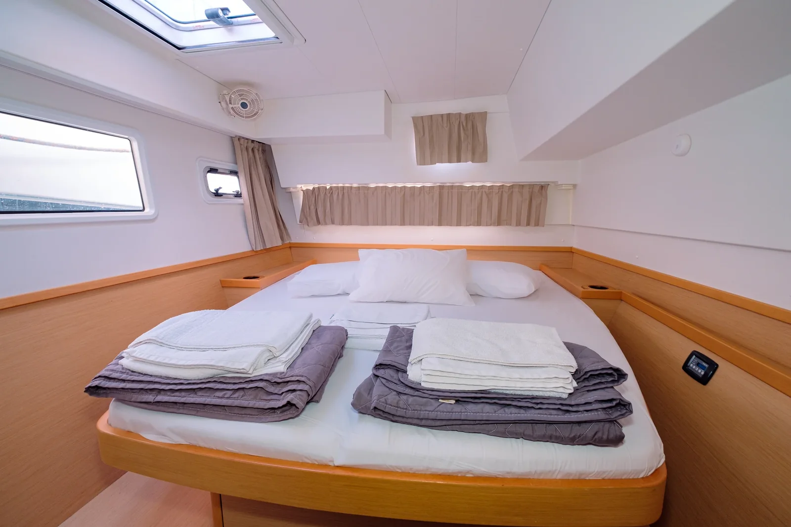 Yacht LAGOON 42 - Plous - Foto 1