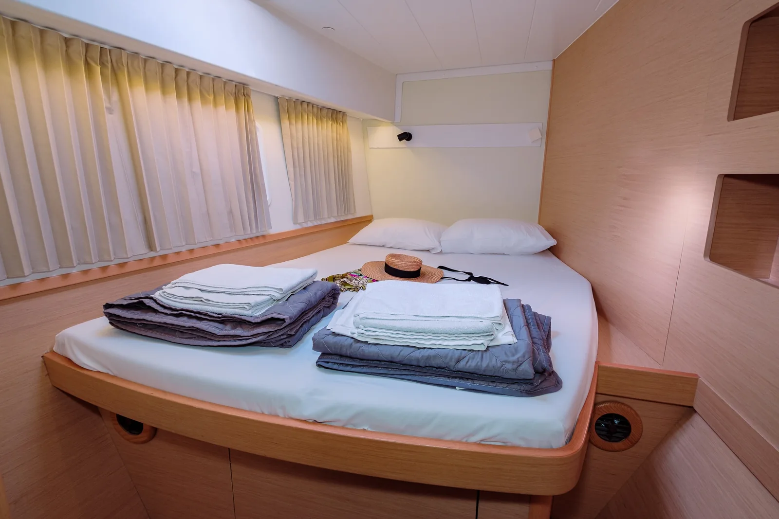Yacht LAGOON 42 - Plous - Foto 1