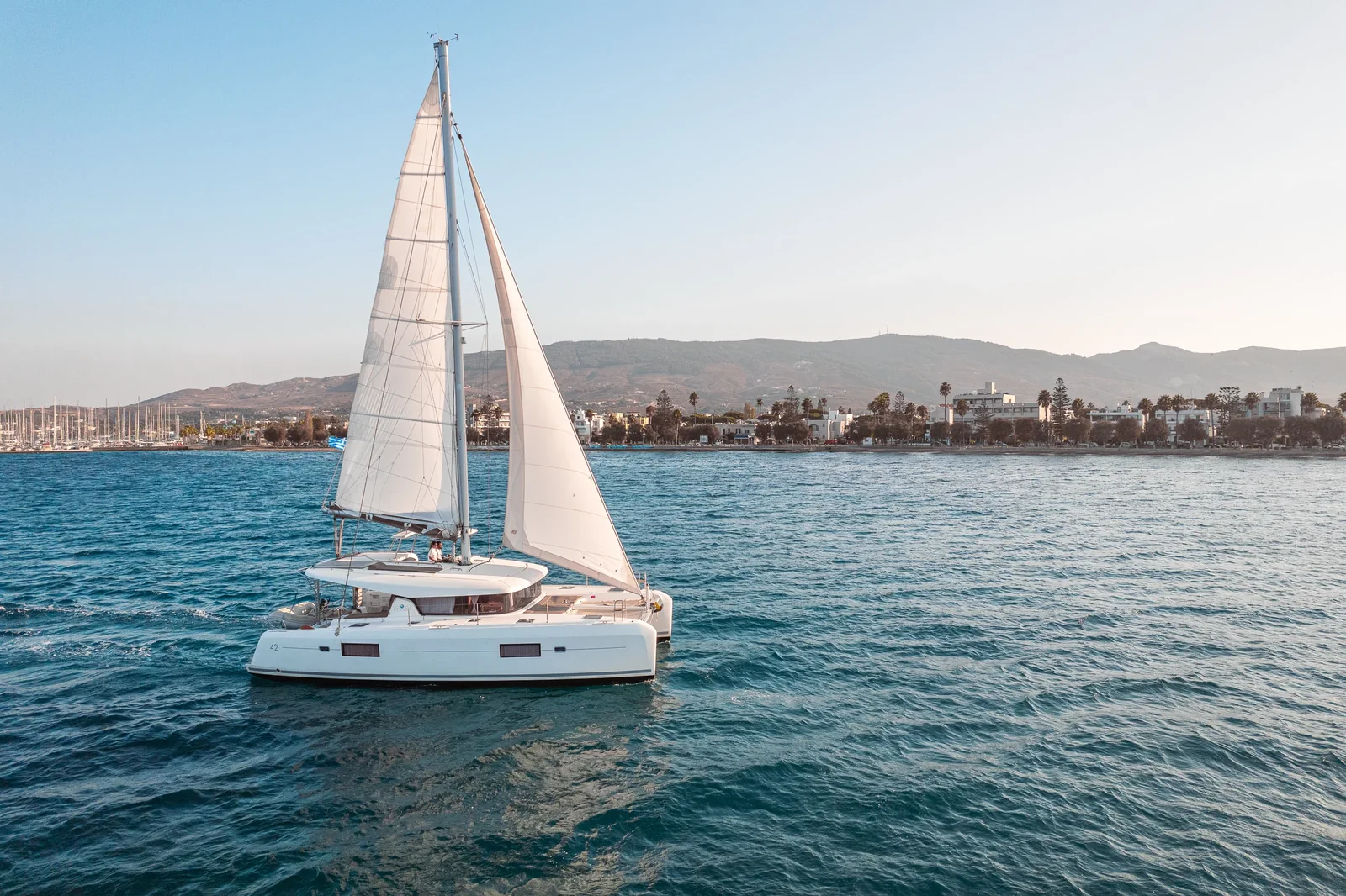 Yacht LAGOON 42 - Plous - Foto 1